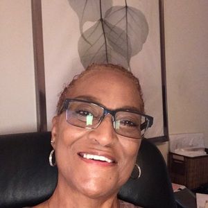 Meet your Posher, Vivian